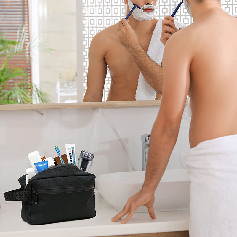 حقيبة أدوات الزينة للرجال للسف - مراجعة Skincare Dior وسعره